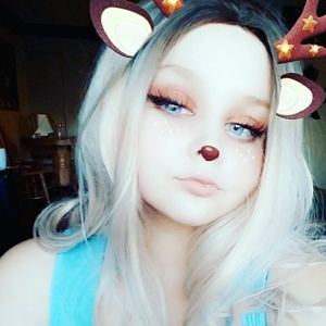 Meet your Posher, Alexis